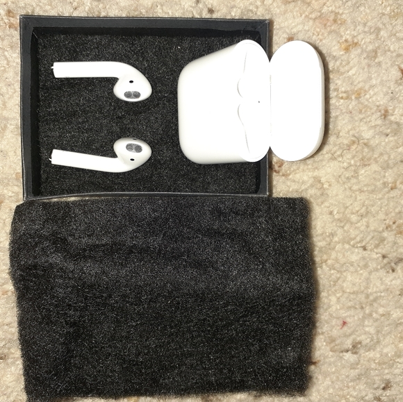 Apple Other - Apple airpods gen 2